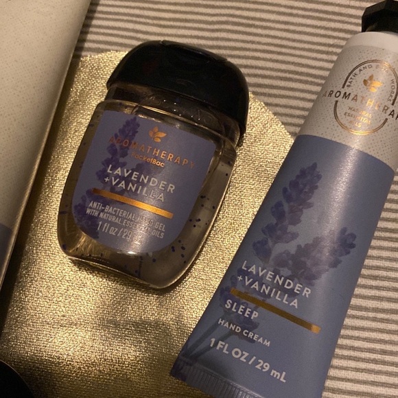 NEW Bath and Body Works Aromatherapy Lavender Vanilla + Free Gifts! - Picture 5 of 6